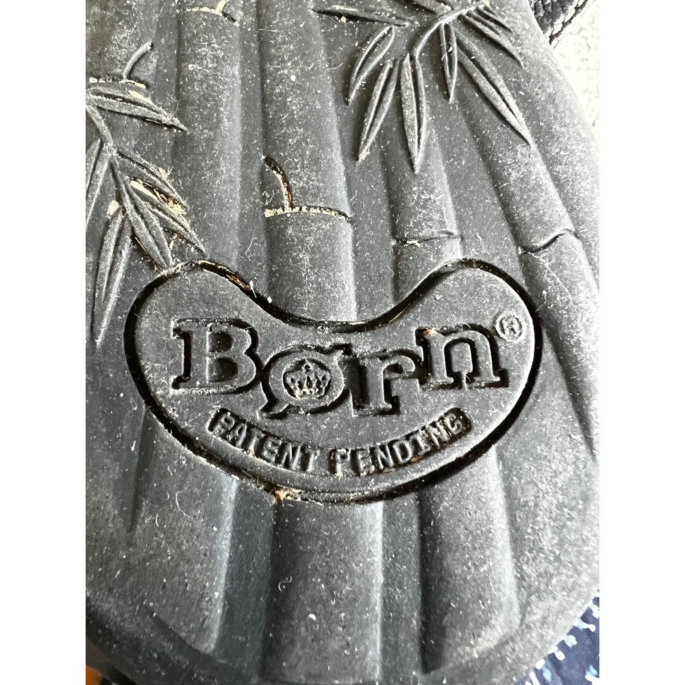 Born Black Leather Thong Sandals Womens 10 Flat Flip Flops Classic Old Money - Picture 11 of 11